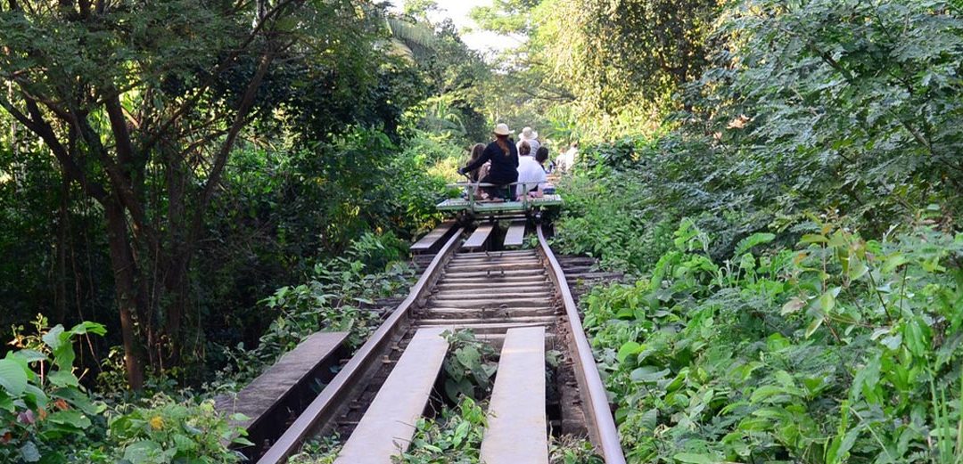 El tren de bambú de Camboya