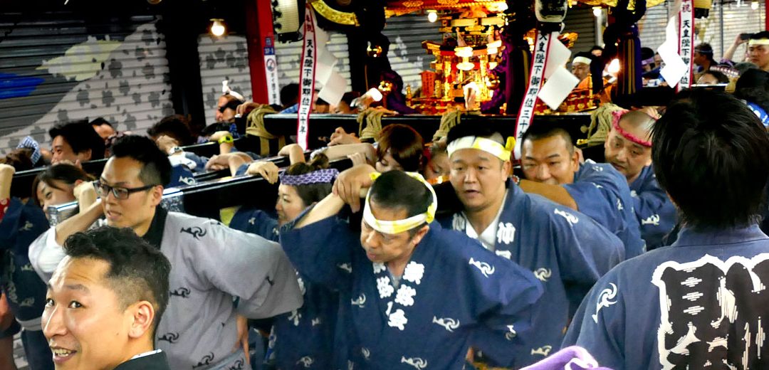 Tradición en Asakusa, Japón