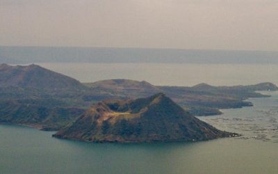 El Volcán Taal en Filipinas