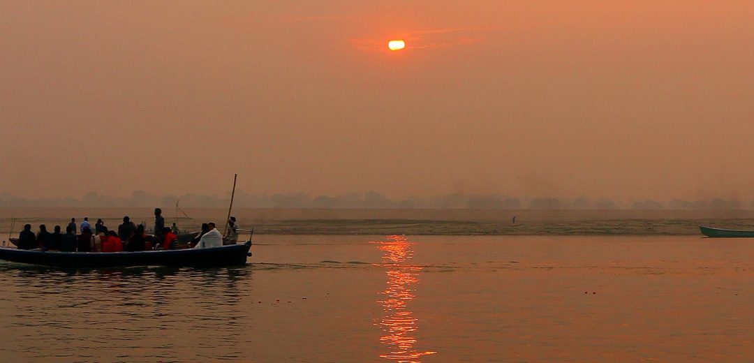 El Ganges y las ciudades sagradas de India