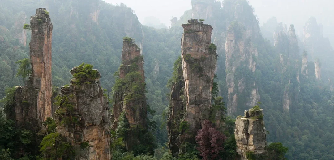 Zhangjiajie y la emoción de caminar entre montañas suspendidas