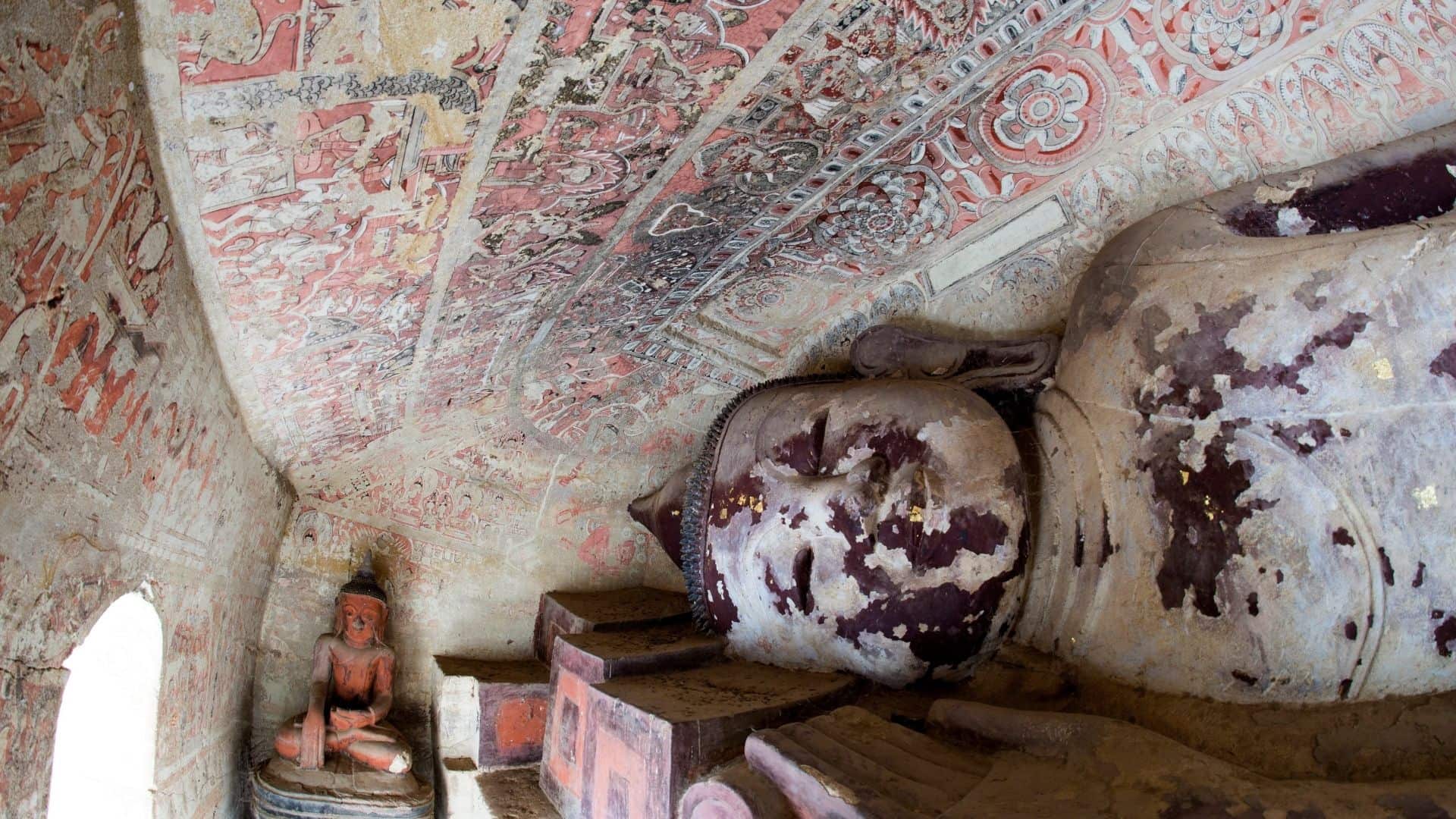 Estatuas de la cueva de Powintaung