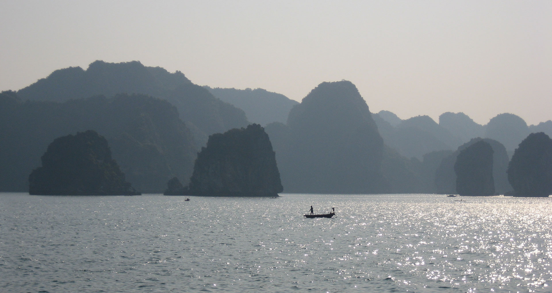 No te pierdas la Bahía de Halong en tu visita a Vietnam con niños