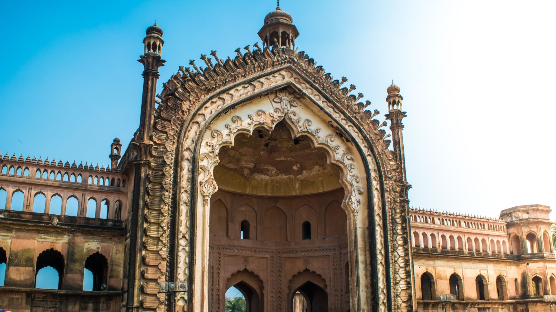 la Puerta de Rumi india lugar sagrado por donde pasa el rio Gange