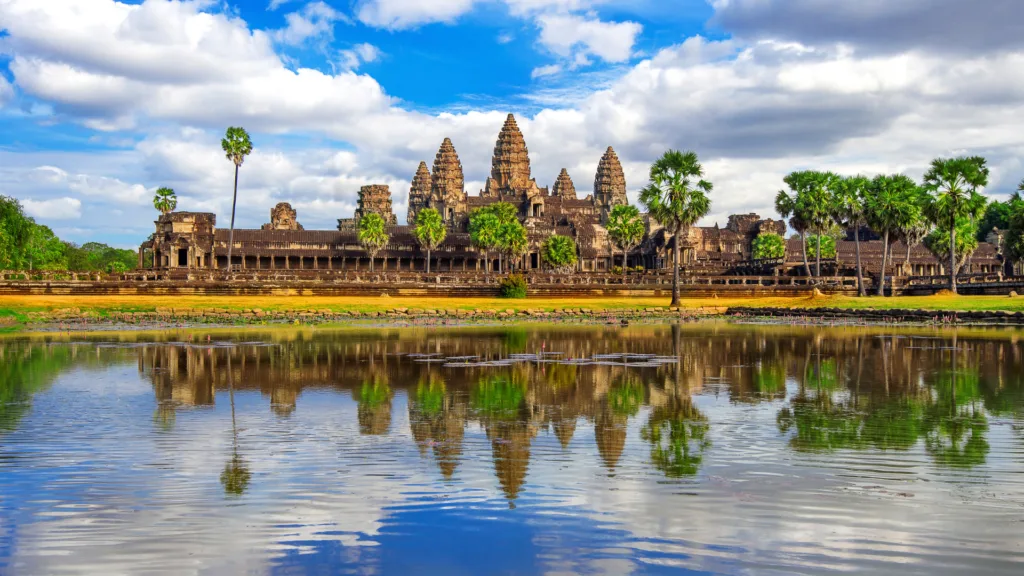 Camboya y Tailandia · Camboya: templos de Angkor, ciudades y paisajes del Tonlé Sap