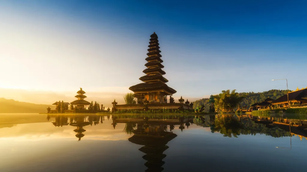 TOKYO – DENPASAR (BALI) — Japón Rascacielos y Tatamis con Bali
