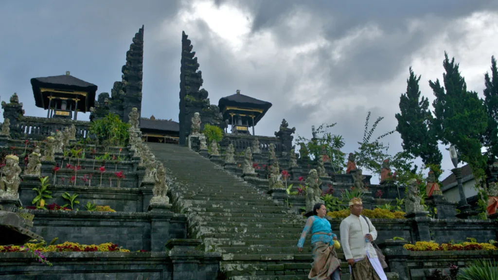 LOVINA BEACH – CANDIDASA — Sumatra, Java y Bali