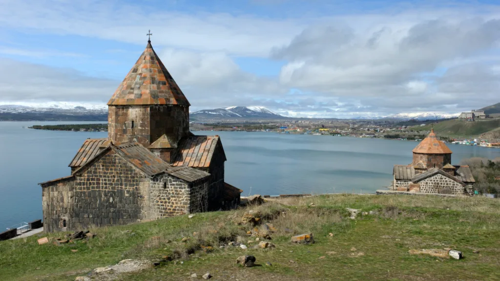 Monasterio de Sevanavank, Lago Sevan, Armenia — Países del Cáucaso