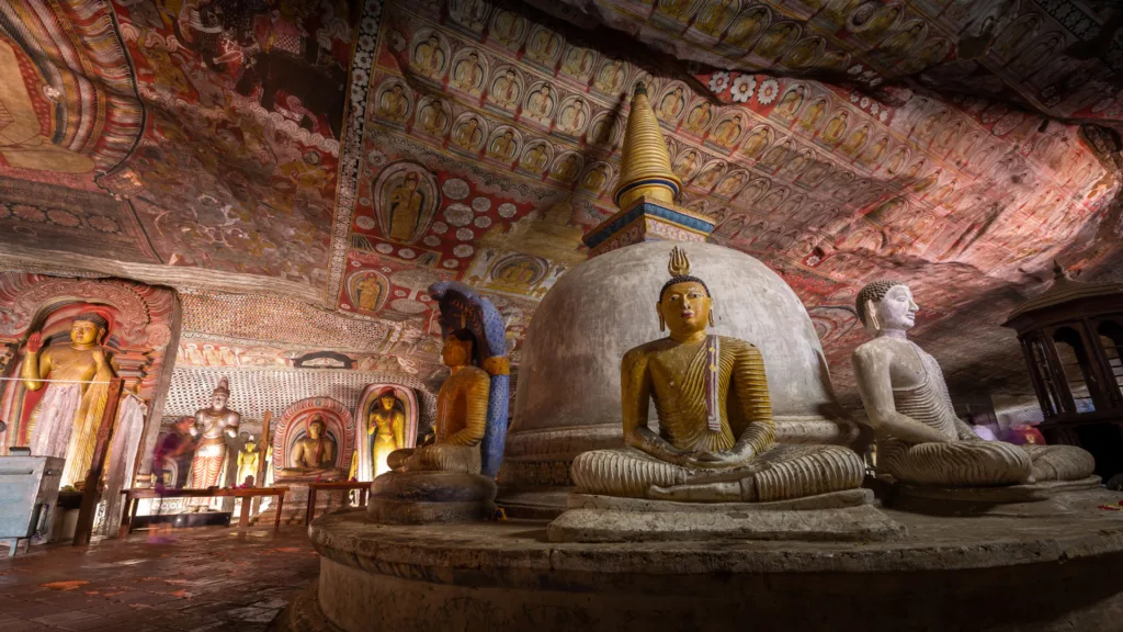 Templo de la Cueva de Dambulla — Explore Sri Lanka