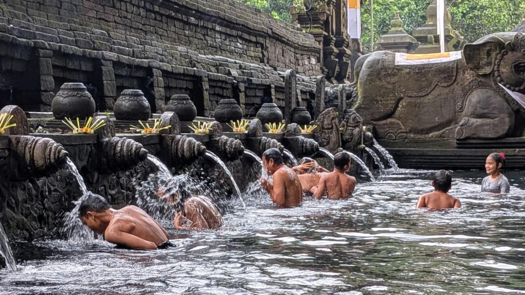 UBUD – TAMPAK SIRING – UBUD — Salidas En Grupo – Bali Circuito Interior con Gili