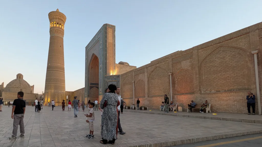 Complejo Poi-Kalon, Bukhara — Encantos de Uzbekistán y Turkmenistán