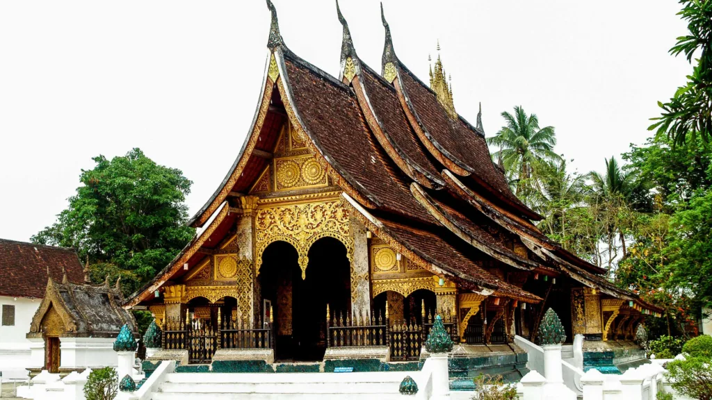 LUANG PRABANG – HANOI — Ciudades de Indochina