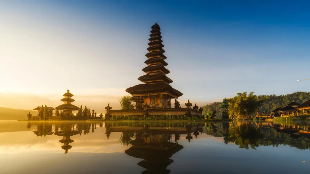 UBUD – TANAH LOT – JATILUWIH – BEDUGUL – LOVINA — Bali Circuito Interior y Gili