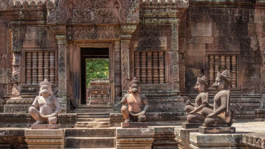 Banteay Srei, Siem Reap — Camboya en grupo con Koh Rong