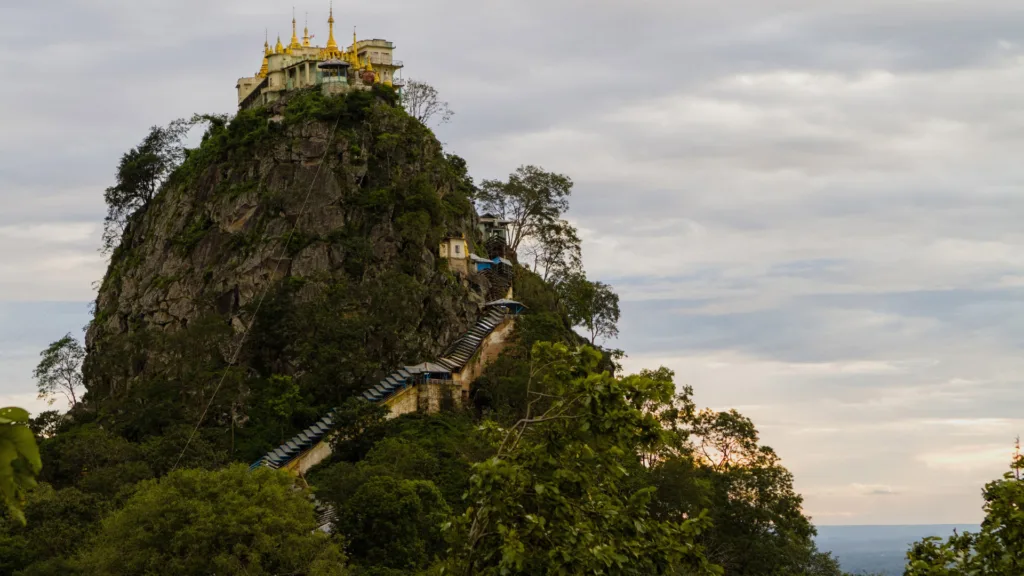 Monte Popa — Myanmar Clásico