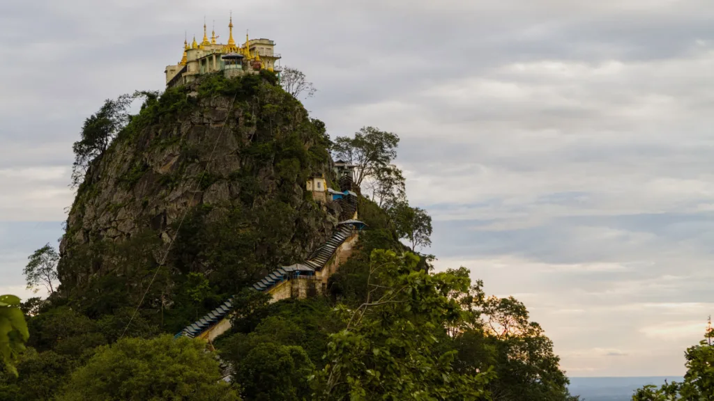 Monte Popa — Myanmar con Phuket y Bangkok