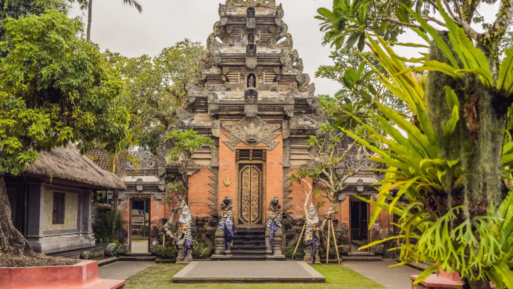Palacio Real de Ubud — Bali en Familia