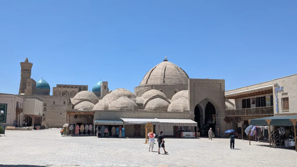 Cúpula Toki-Sarrafon, Bukhara — La Ruta de la Seda con Yurtas