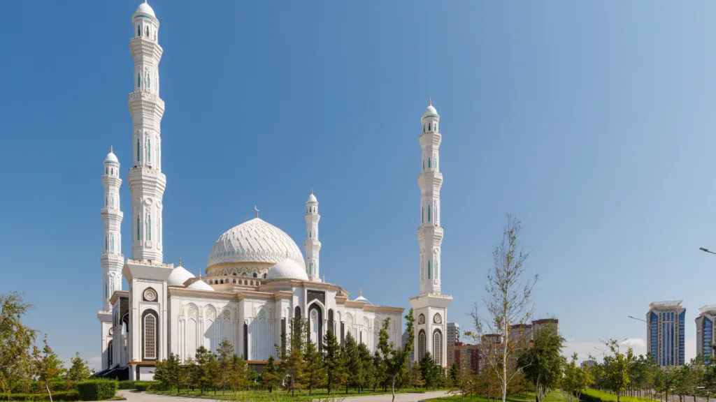 Mezquita Hazret Sultan, Astana — Kazajistán Clásico