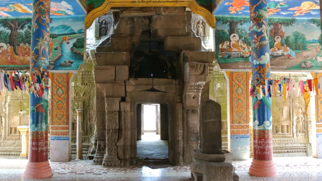 Wat Nokor, Kampong Cham — Camboya en grupo con Koh Rong