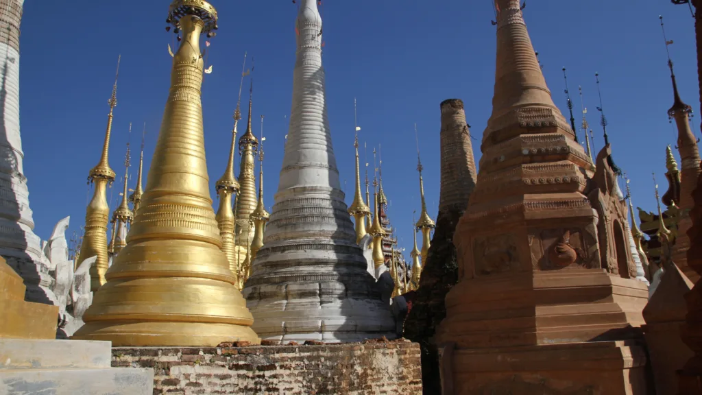 Pagodas de Kakku — Myanmar y Bangkok