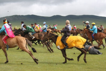 12 jul. Naadam Carrera de Caballo — Mongolia con Festival Naadam