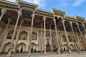 24 mar. Mezquita Bolo-Hauz, Bukhara — Uzbekistán Salida Especial Semana Santa 21 Marzo 2027