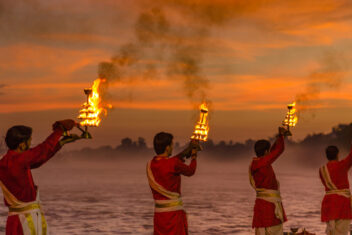 Ceremonia Aarti — India Sensaciones auténticas y Katmandú