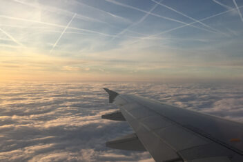 Vuelo de regreso — Explore Sri Lanka con playas Suroeste