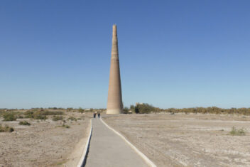 Minarete de Kutlug Timur, Complejo histórico de Kunya Urgench — La Gran Ruta de la Seda