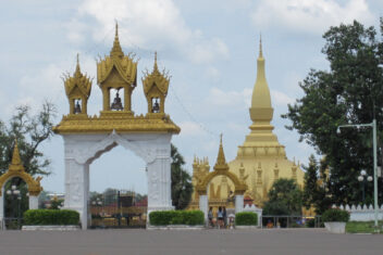 Estupa dorada de That Luang, Vientiane — Lo Mejor de Laos