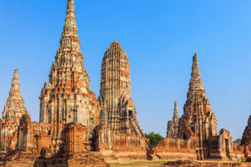 BANGKOK – AYUTTHAYA – ANG THONG – SUKHOTHAI — Contrastes de Tailandia y Krabi