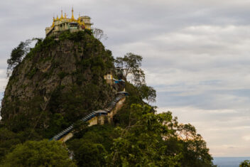 Monte Popa — Myanmar con Phuket y Bangkok