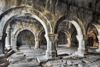 Monasterios de Sanahin — Armenia al Completo
