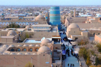 Khiva — Uzbekistán en Verano con Yurtas