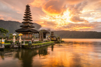 BALI (PLAYAS DEL SUR) — Kuala Lumpur, Singapur y Bali